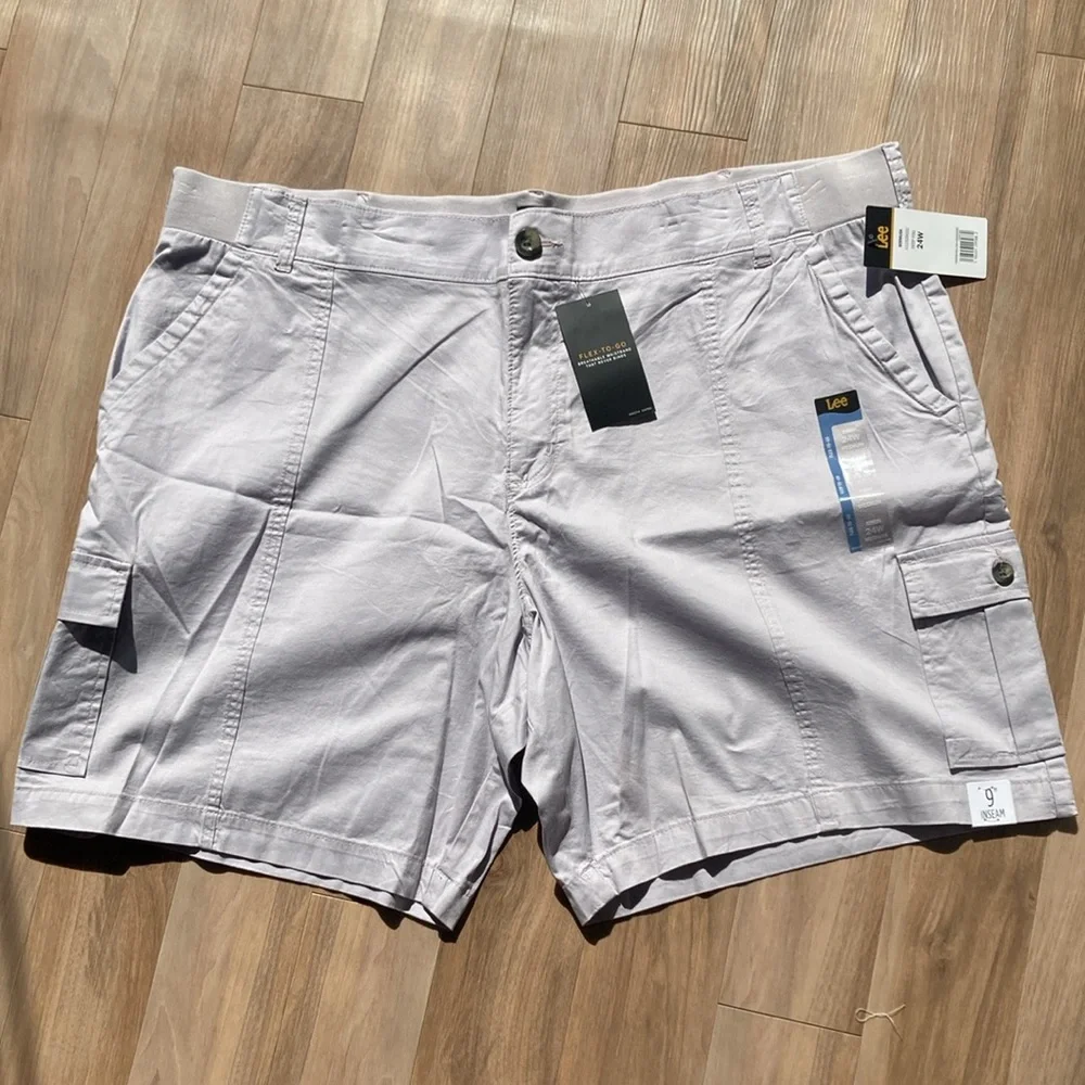 Lee Bermuda short soft flex comfort waistband midrise 9 in inseam 24W